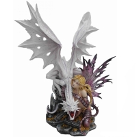 figurine creature feerique avec dragon