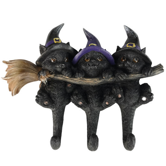 Chats noirs sur balai / Figurines de Chats Féeriques
