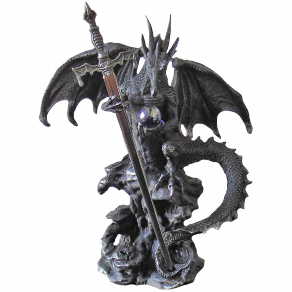 Dragon noir avec épée / Toutes les Figurines de Dragons