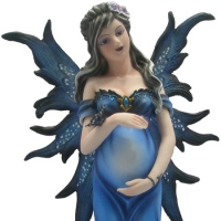 figurine de f&eacute;e enceinte bleue