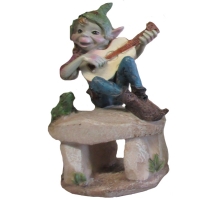 Figurine Pixie joueur de guitare sur dolmen