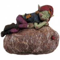 Figurine Pixie endormi sur un rocher