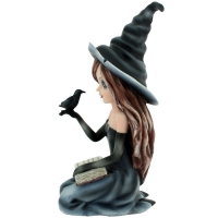 figurine de sorci&egrave;re Regan